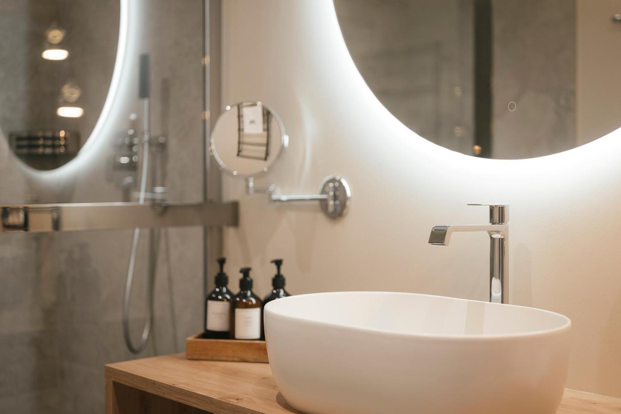 Boutique Hotel Wiesenhof - Adults Only Lana Dış mekan fotoğraf
